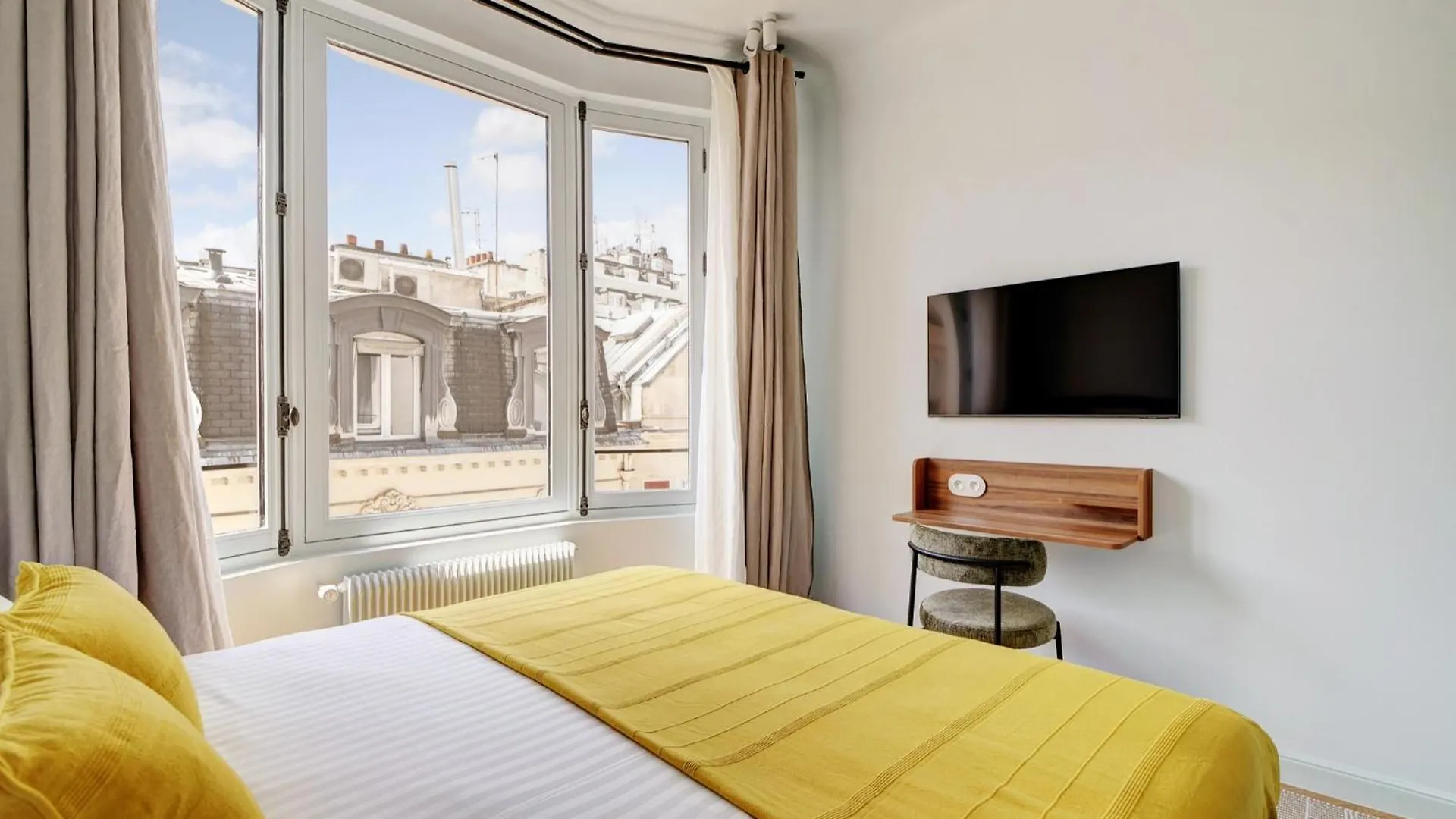 Paris Home Collection Serviced Apartments In Opera - Rue Saint-Lazare France